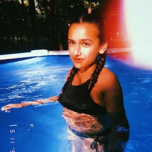 Meet your Posher, Lily